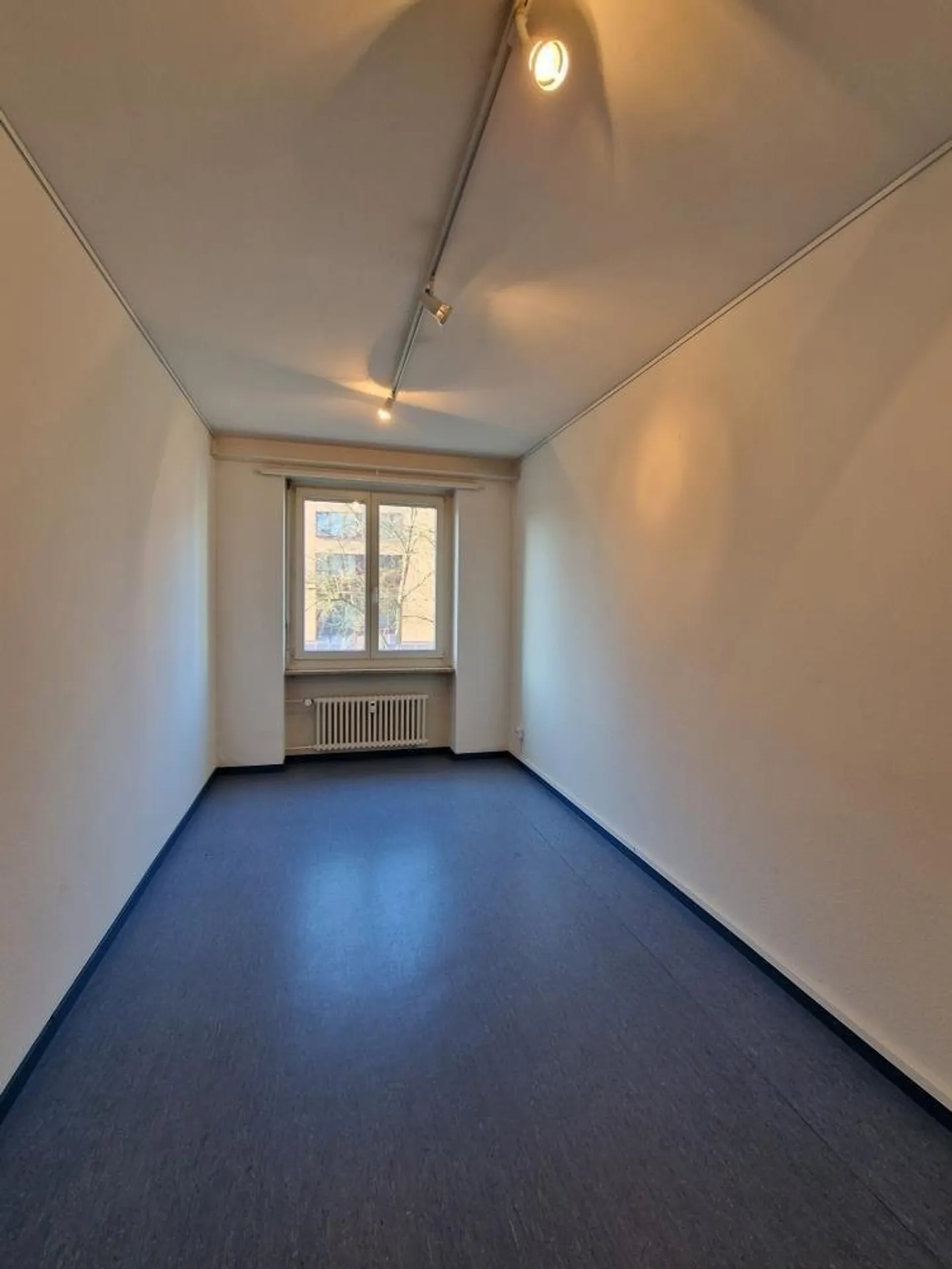 Spazio commerciale attraente in posizione centrale utilizzabile in modo versatile - Foto 3 di 9