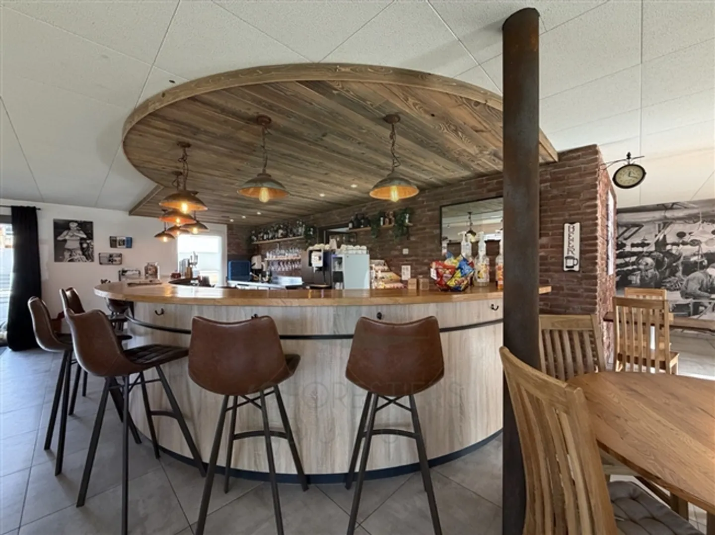 Bar completamente attrezzato, attualmente affittato a Courfaivre - Foto 6 di 18