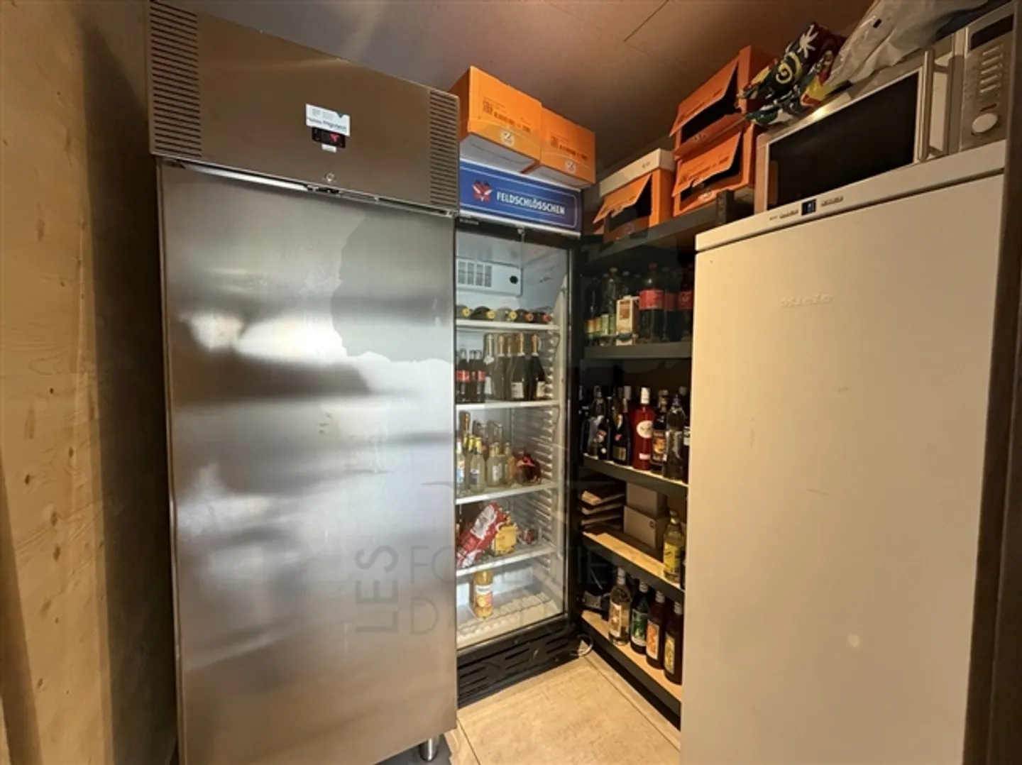 Bar completamente attrezzato, attualmente affittato a Courfaivre - Foto 12 di 18