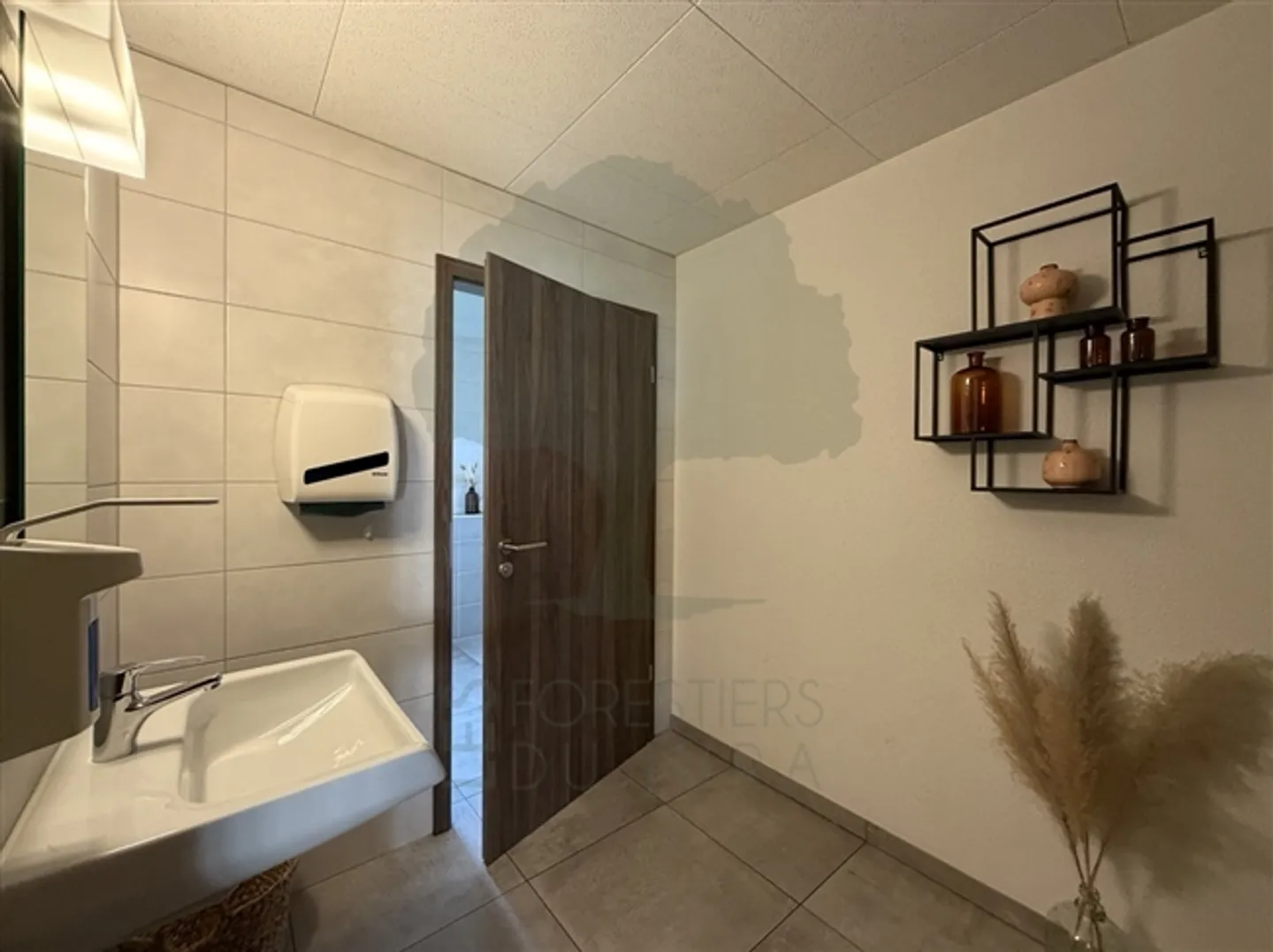 Bar completamente attrezzato, attualmente affittato a Courfaivre - Foto 14 di 18