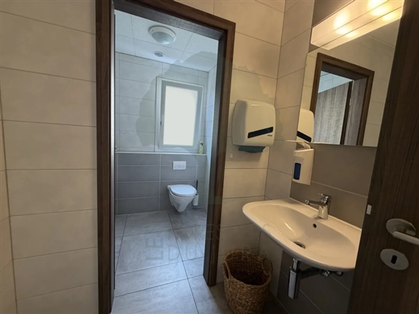 Bar completamente attrezzato, attualmente affittato a Courfaivre - Foto 16 di 18