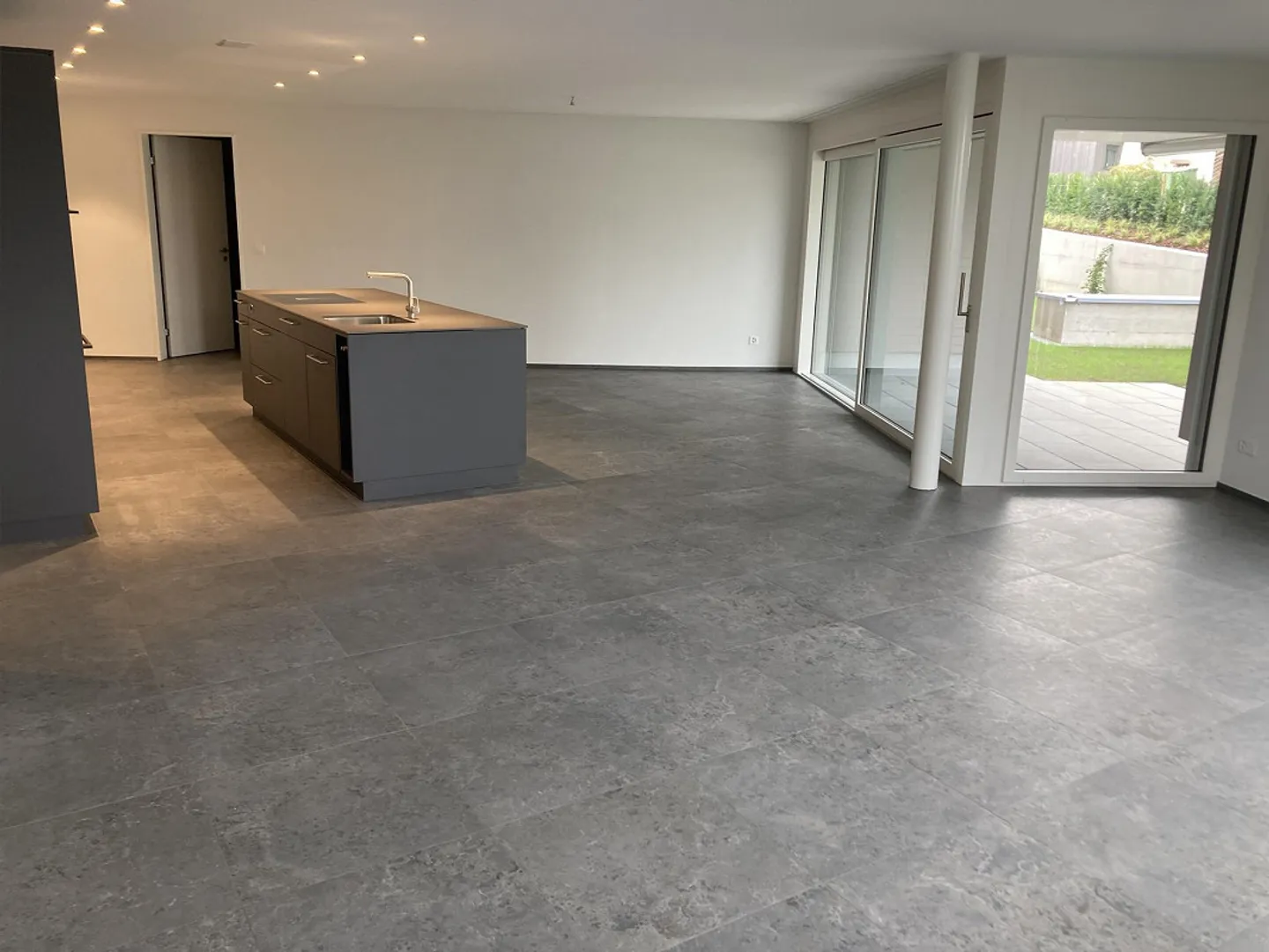 3.5 Room Ground Floor - Photo 5 of 13