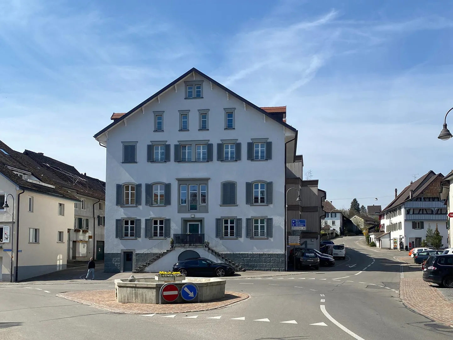 Appartement moderne de 3,5 pièces dans un emplacement central à Hallau - Photo 9 sur 10