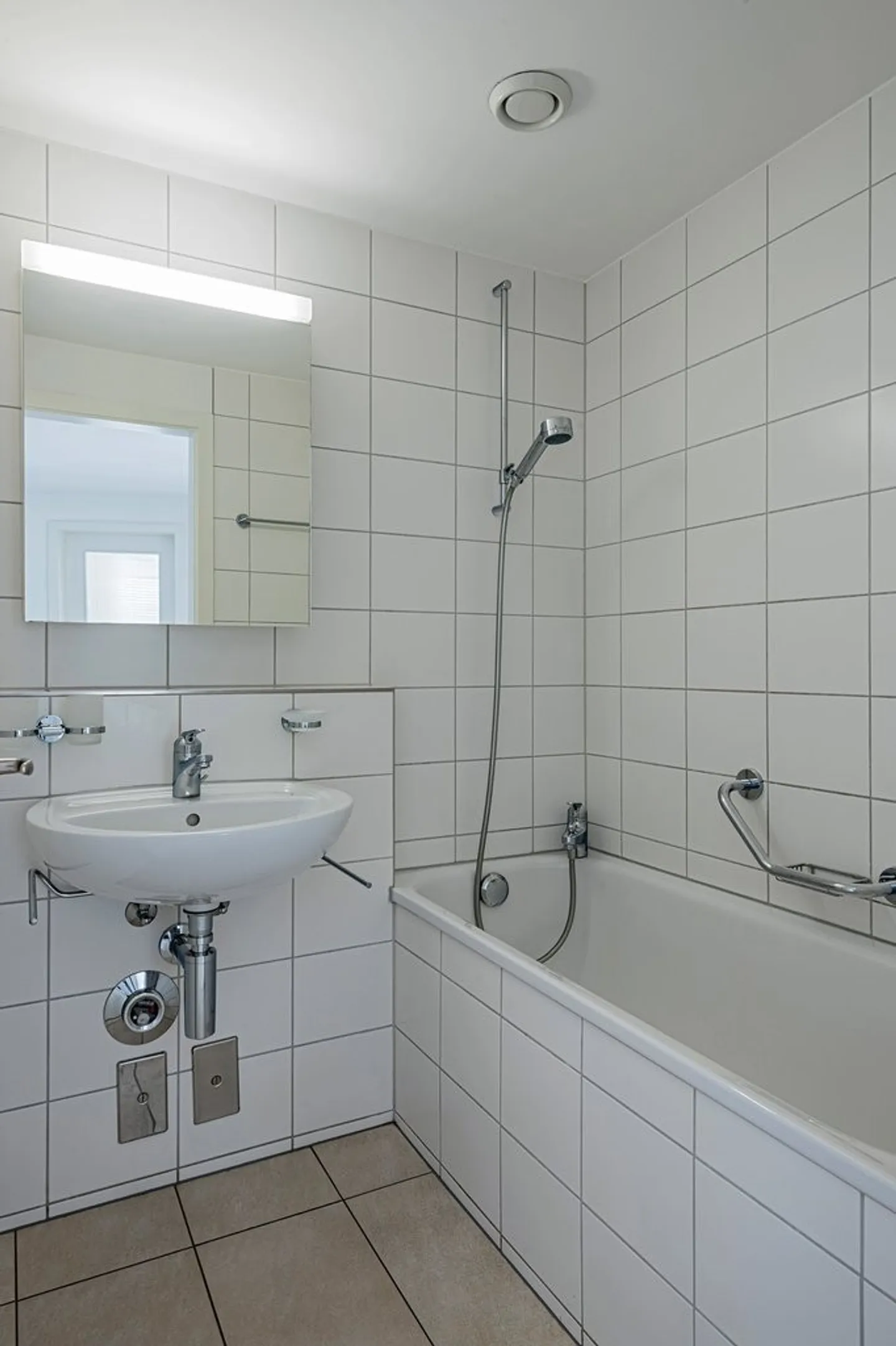 Living on the Bruderholz - Photo 5 of 11