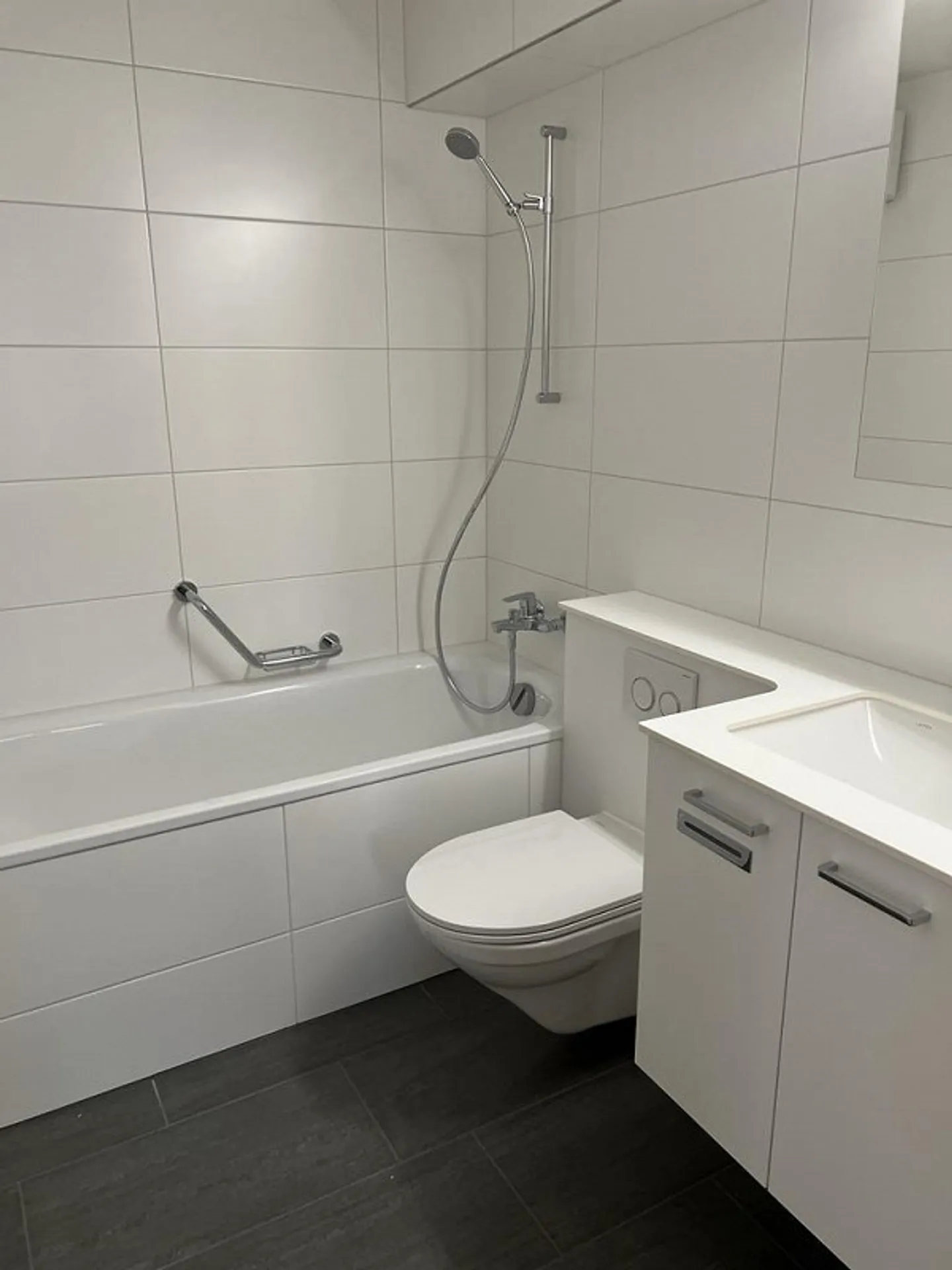 Affitto gratuito - appartamento ristrutturato, vicino alla stazione - Foto 3 di 6