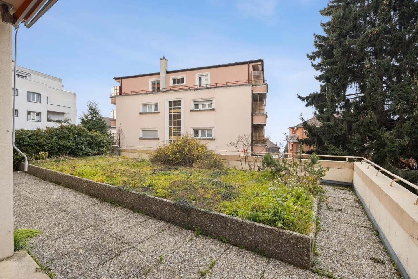 Building near the city center - Fixed-term lease - Photo 8 of 8