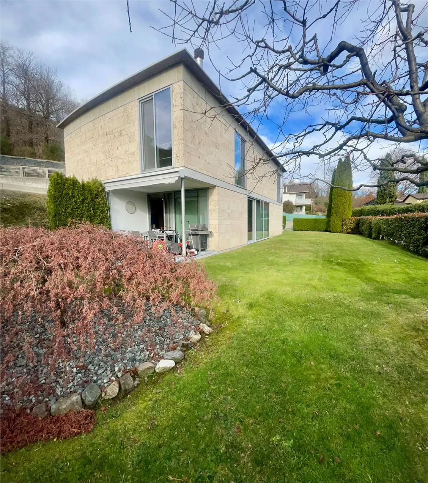 Prächtige und elegante Villa im modernen Design - Foto 1 von 13