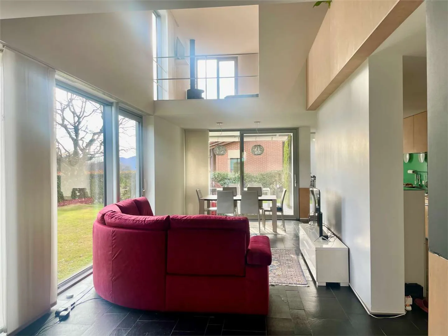 Prächtige und elegante Villa im modernen Design - Foto 4 von 13