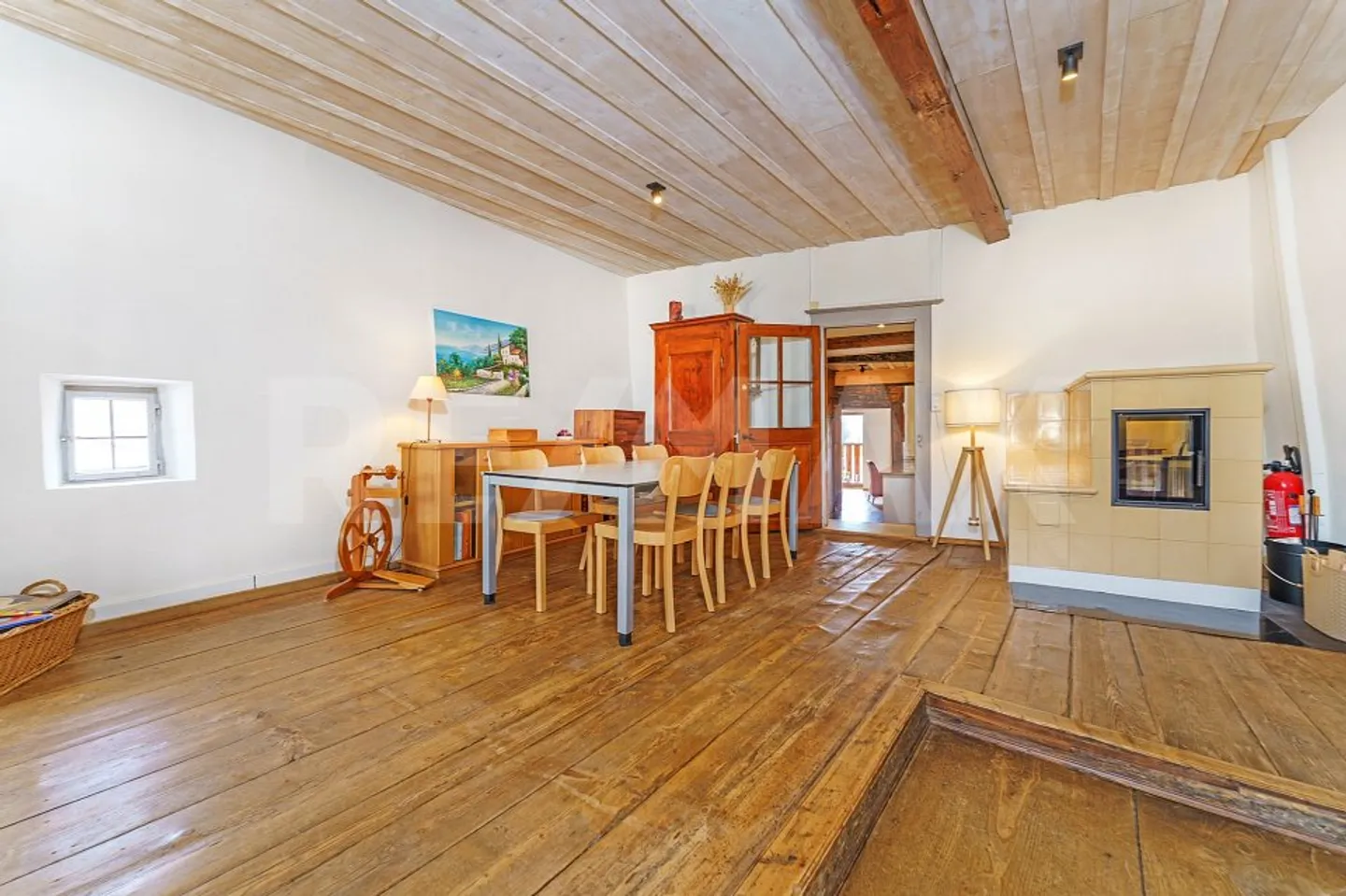 Incredible renovated house with 267 m2 usable space - Photo 6 of 13