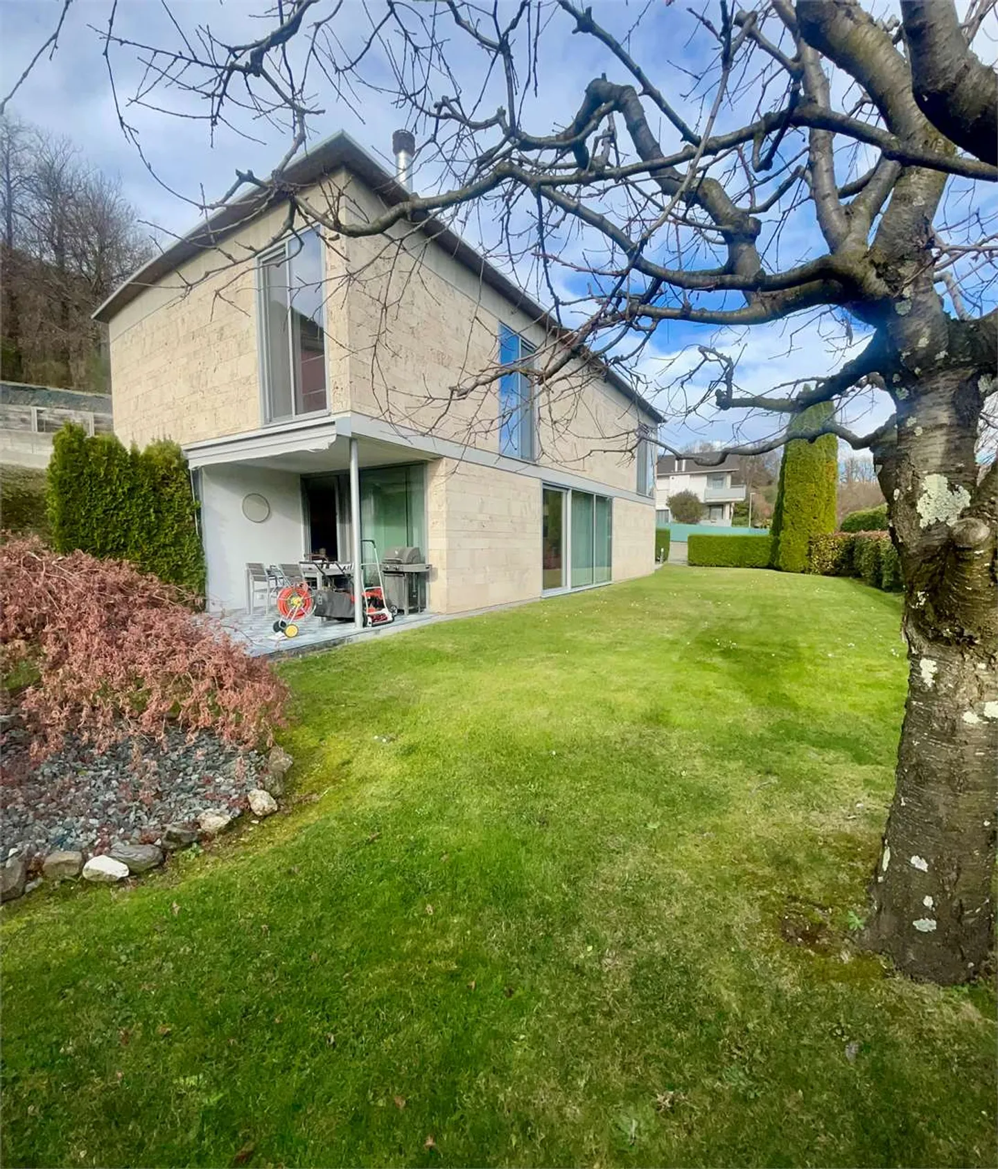 Prächtige und elegante Villa im modernen Design - Foto 12 von 13