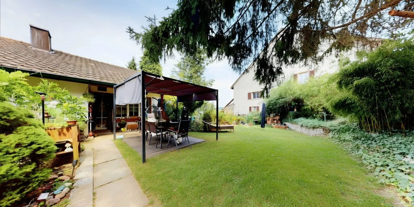 Un jardin à tomber amoureux ! Maison individuelle avec beaucoup de potentiel - Photo 2 sur 19