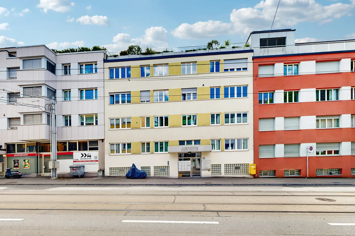 Motorcycle parking space for rent at Hammerstrasse 61, 8032 Zurich - Photo 1 of 1