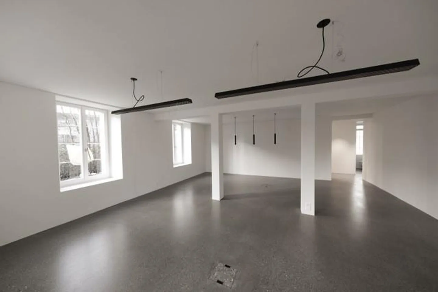 REPRESENTATIVE CENTRAL COMMERCIAL SPACE | ROOM FOR CREATIVITY | BY THE AABACH - Photo 3 of 10