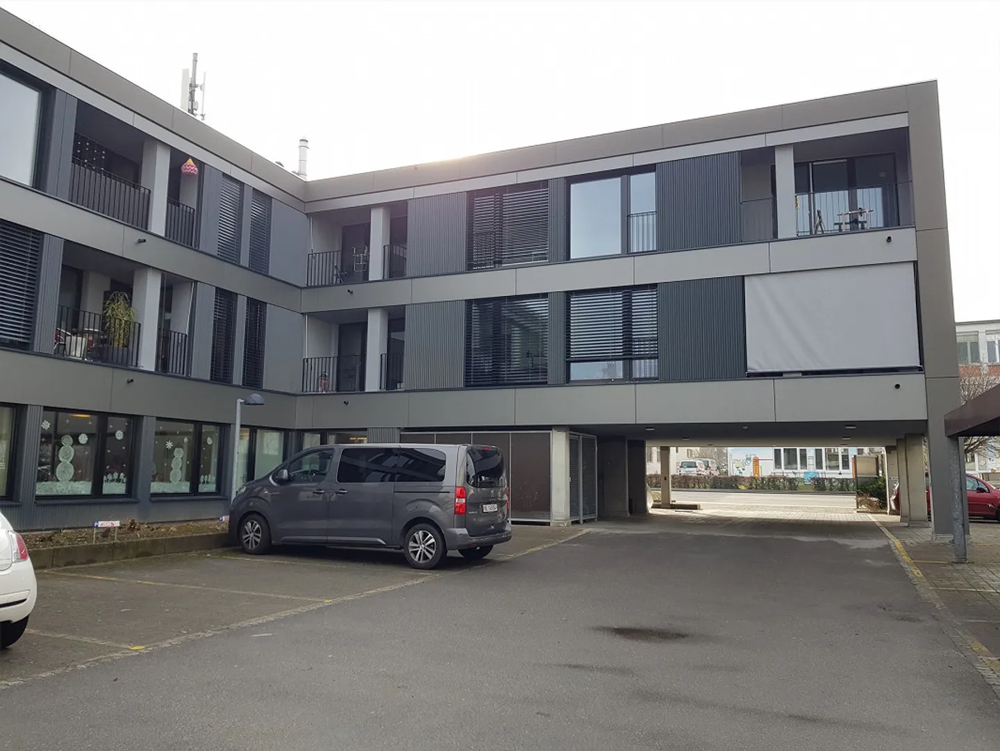 Top modern 3-room apartment on St. Jakob-Str. 110, Muttenz - Photo 3 of 11