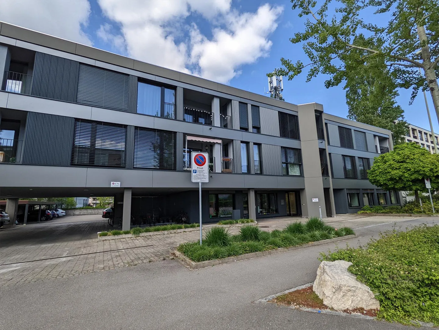 Top modern 3-room apartment on St. Jakob-Str. 110, Muttenz - Photo 1 of 11