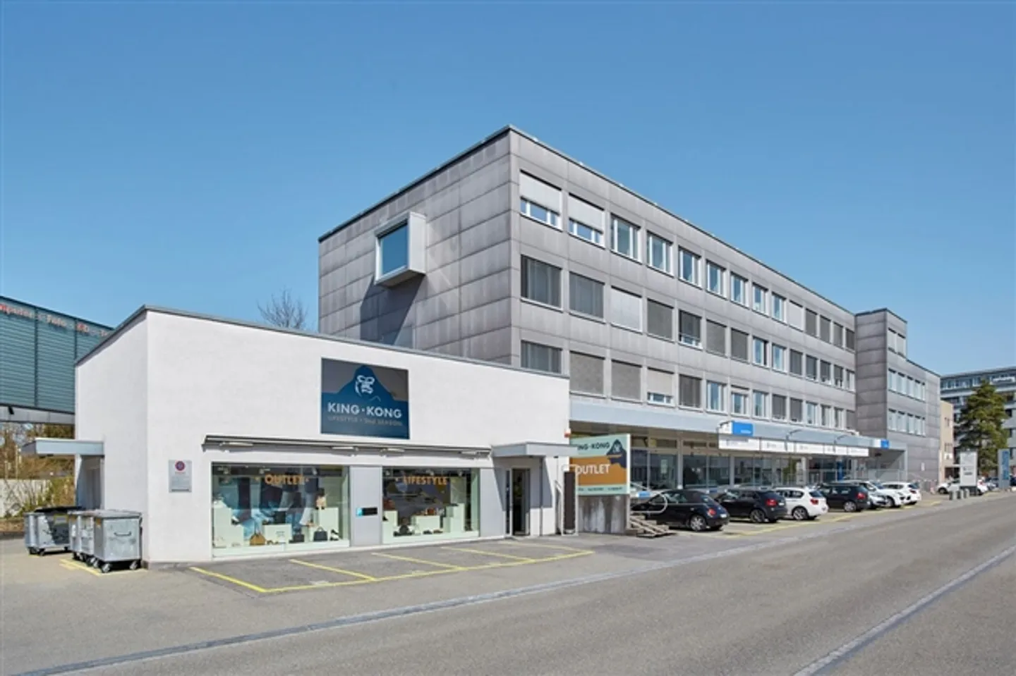Office / Commercial Space in a Highly Visited Shopping and Industrial Area in Dietlikon - Photo 1 of 7