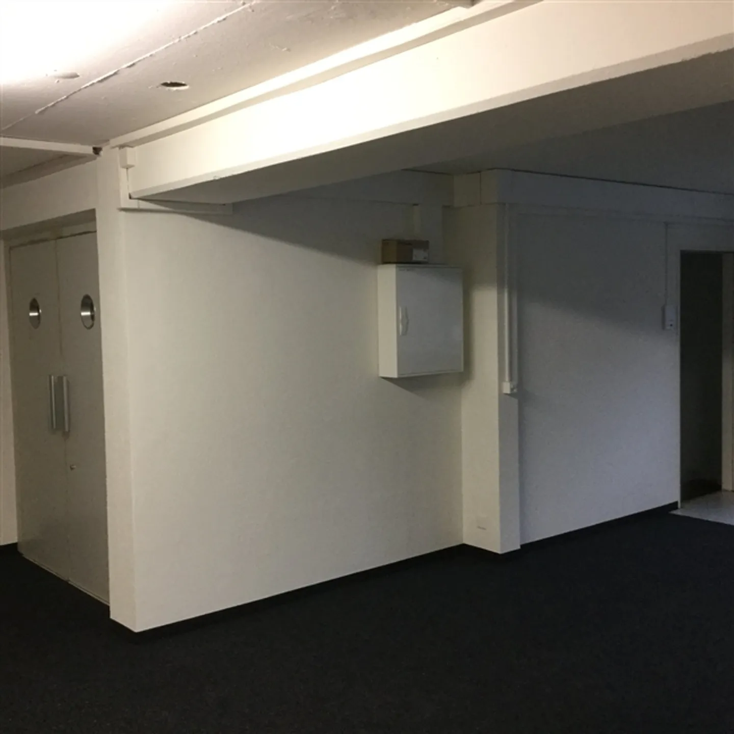 Office / Commercial Space in a Highly Visited Shopping and Industrial Area in Dietlikon - Photo 4 of 7