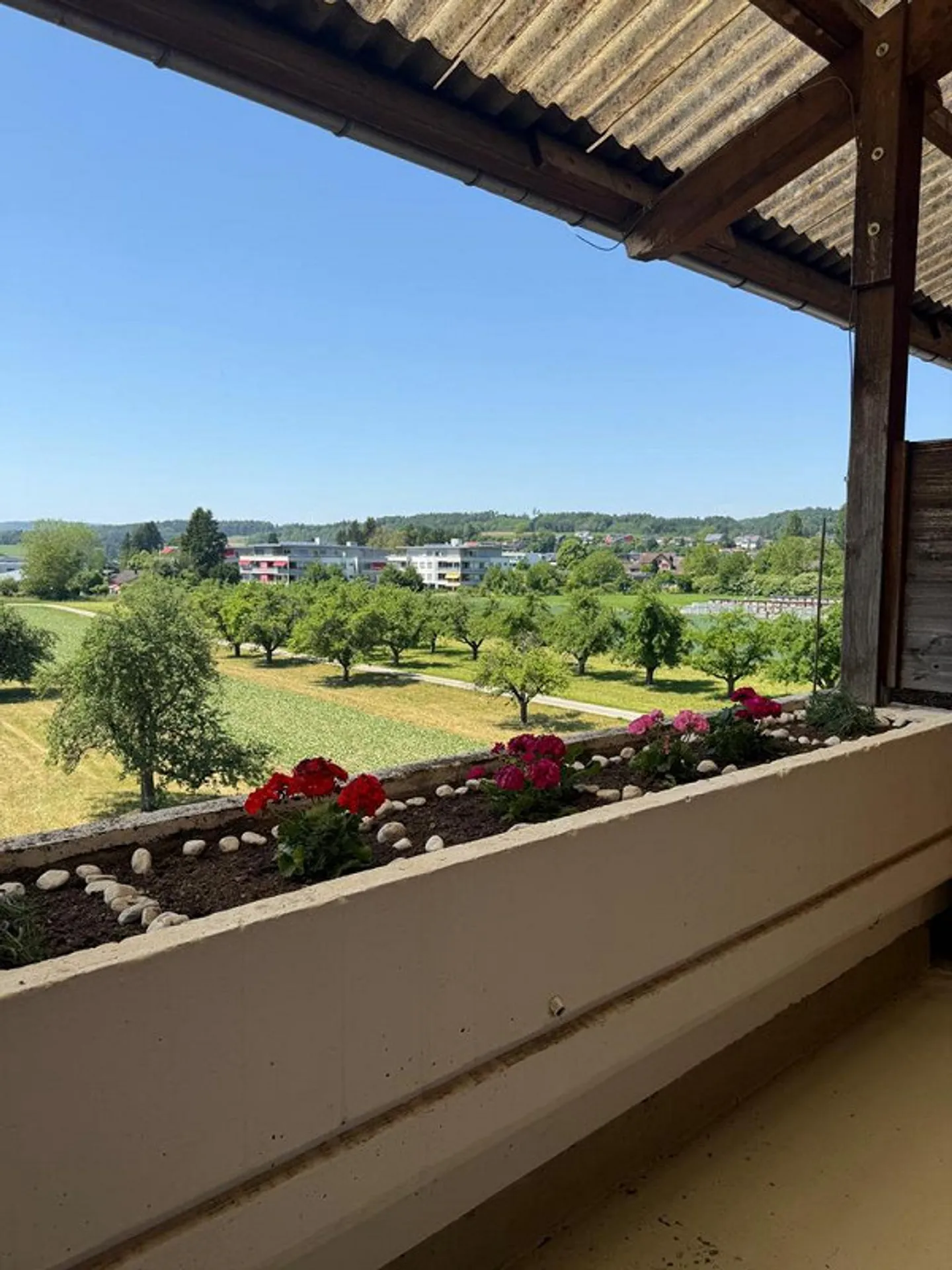 Studio lumineux avec balcon dans les combles - Photo 7 sur 7