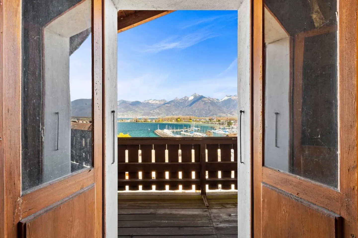 Esclusività! Bella costruzione da ristrutturare di fronte al lago! - Foto 3 di 7