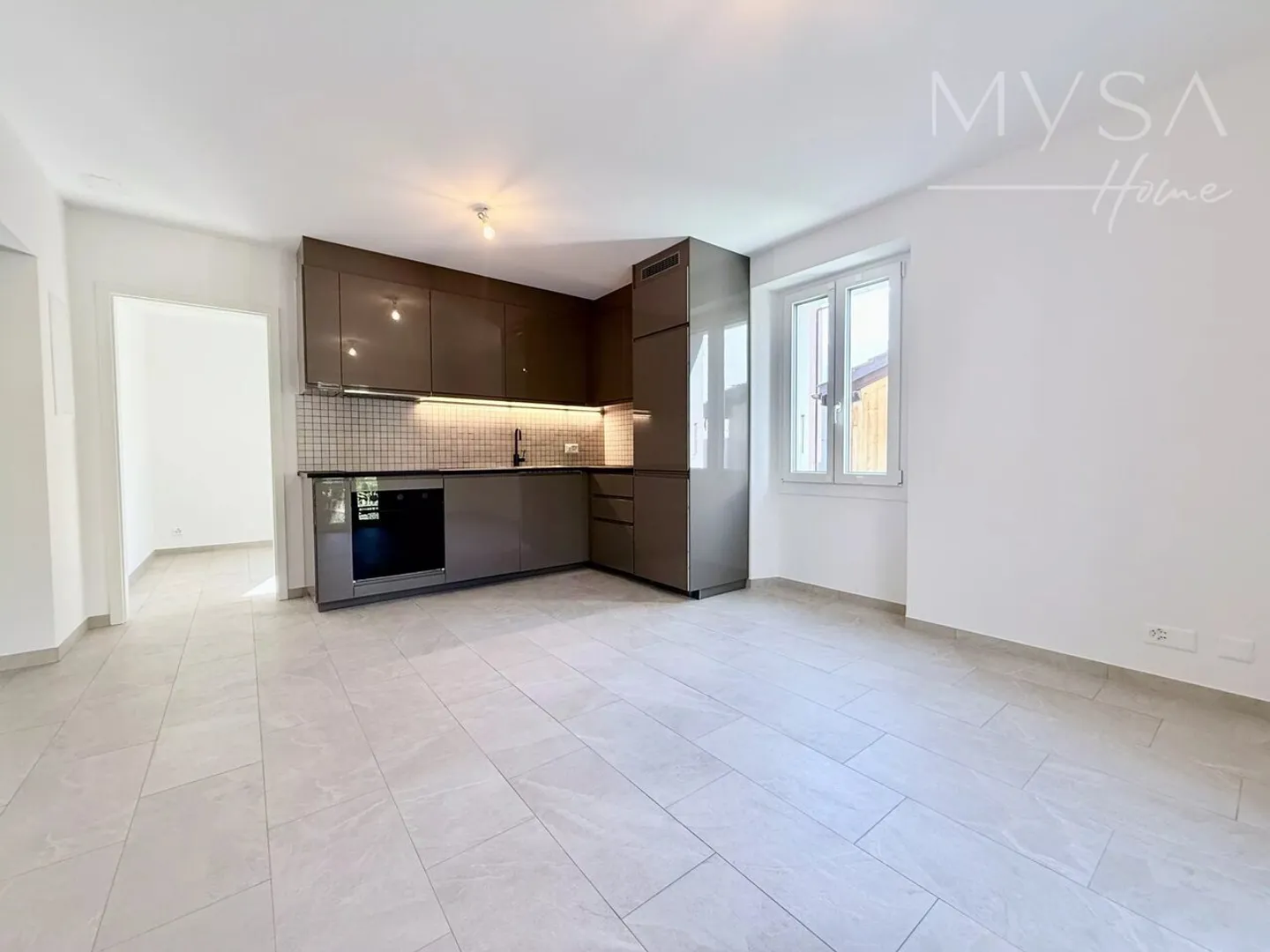 Magnificent renovated building with charm in the heart of the old village of Vétroz - Photo 2 of 13