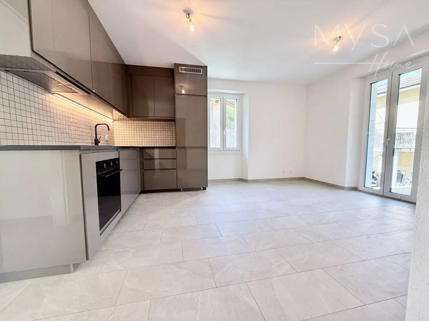 Magnificent renovated building with charm in the heart of the old village of Vétroz - Photo 3 of 13
