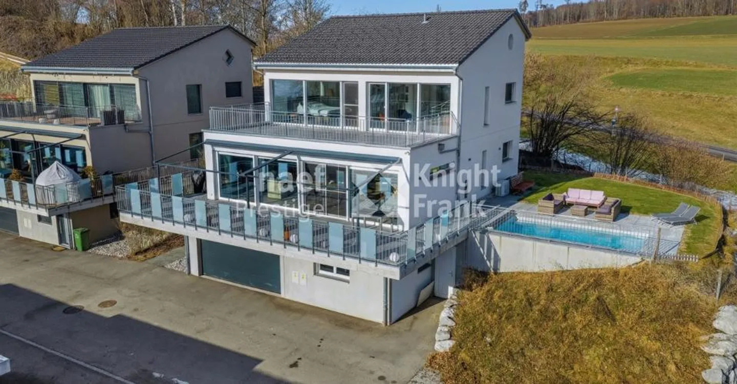 Beautiful 7-room single-family house with a free view of the countryside and heated pool in St. Ursen for sale - Photo 1 of 12
