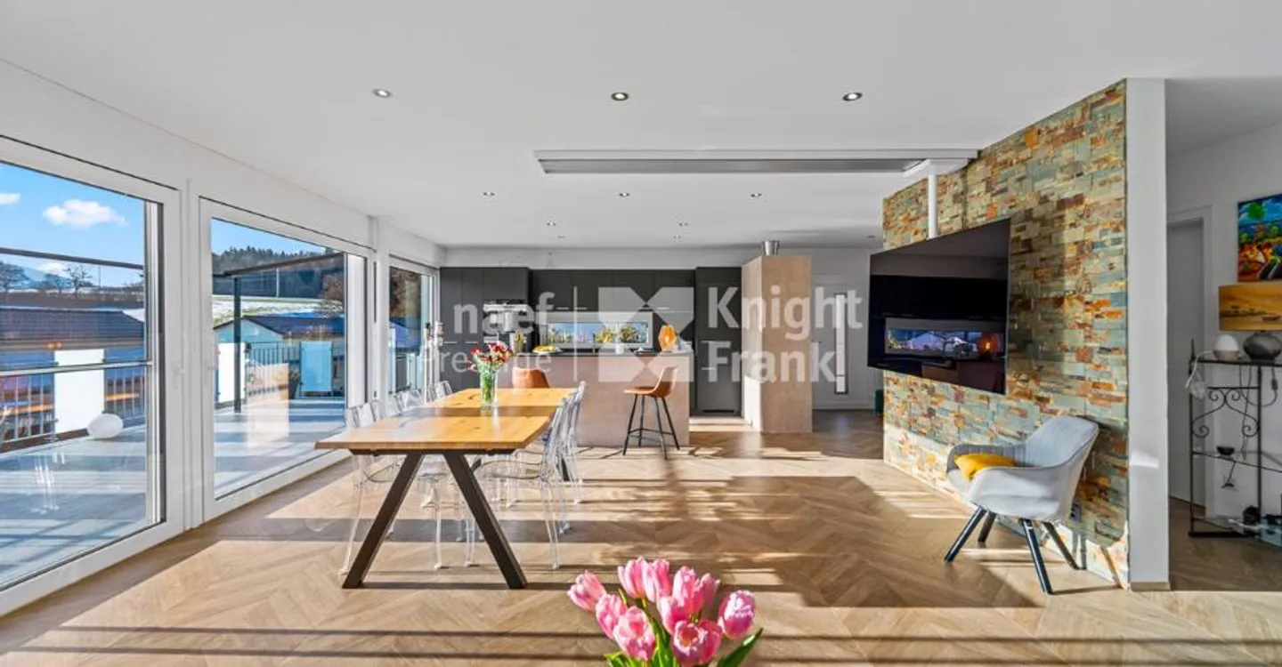 Beautiful 7-room single-family house with a free view of the countryside and heated pool in St. Ursen for sale - Photo 2 of 12