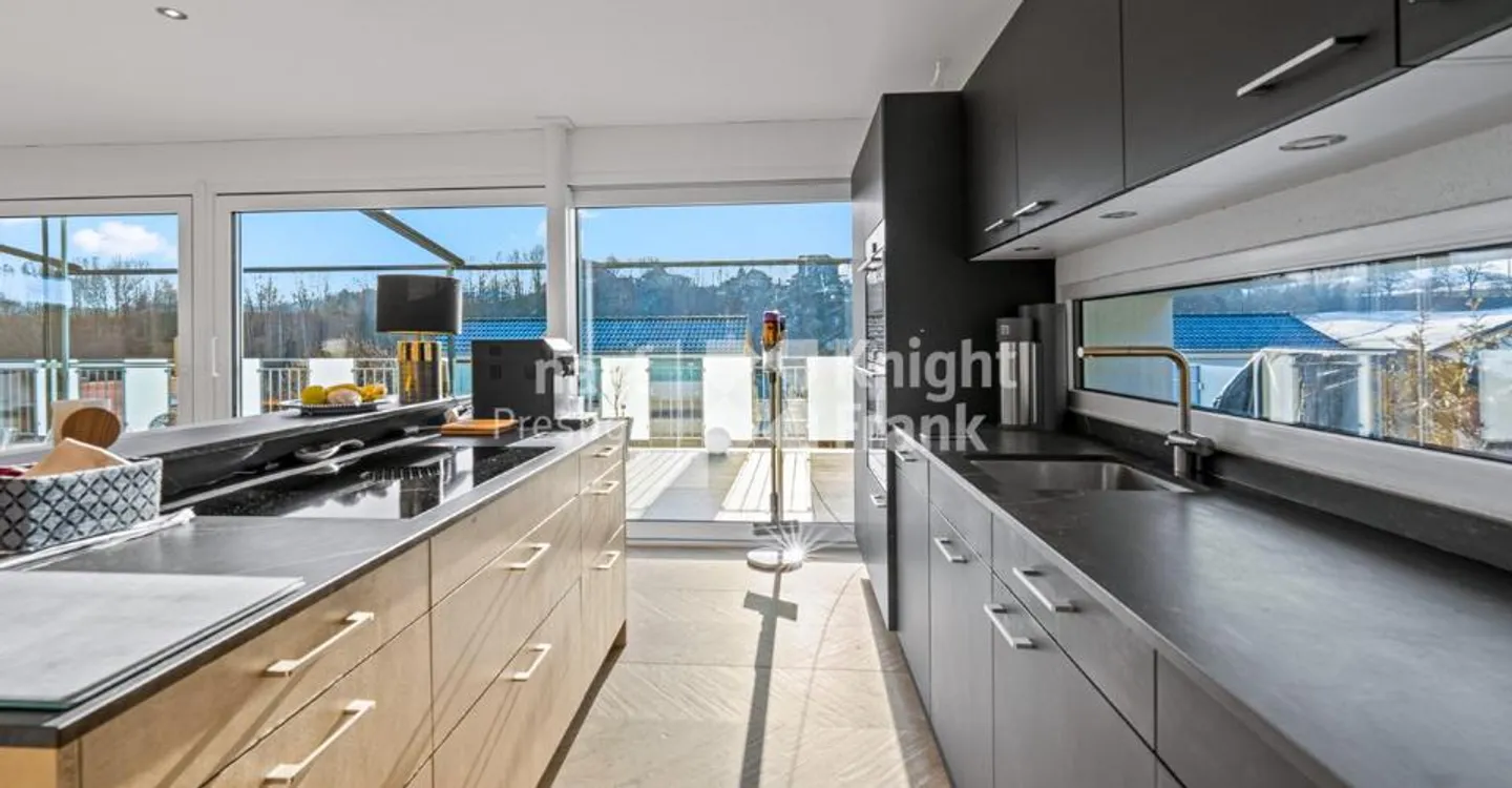 Beautiful 7-room single-family house with a free view of the countryside and heated pool in St. Ursen for sale - Photo 4 of 12