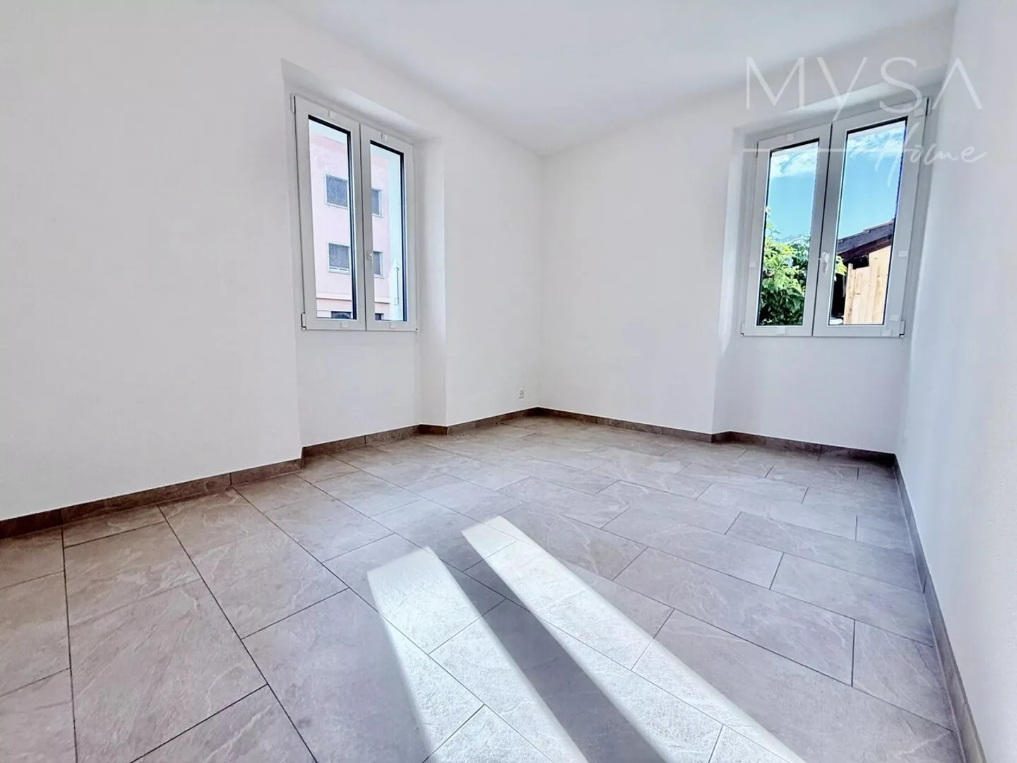 Magnificent renovated building with charm in the heart of the old village of Vétroz - Photo 4 of 13
