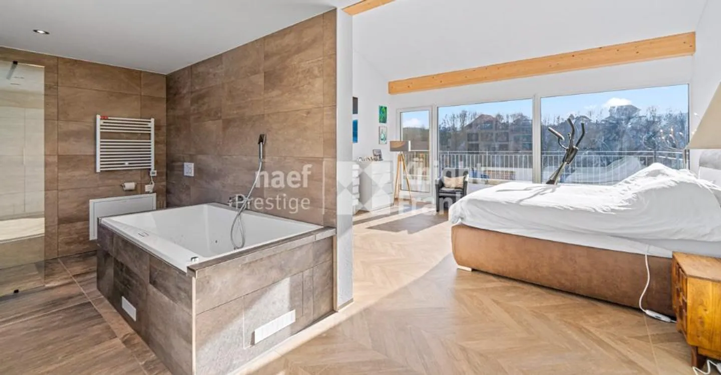 Beautiful 7-room single-family house with a free view of the countryside and heated pool in St. Ursen for sale - Photo 9 of 12