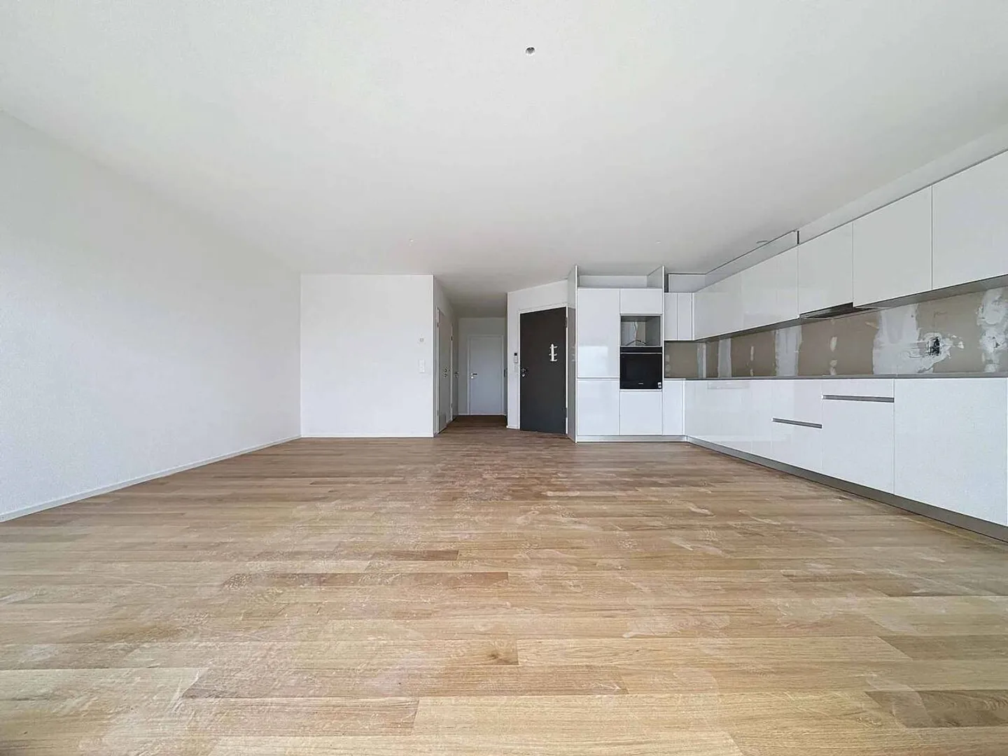 UNICO! Attico di 2,5 locali di 68m2 con 2 terrazze e vista panoramica - Foto 3 di 13
