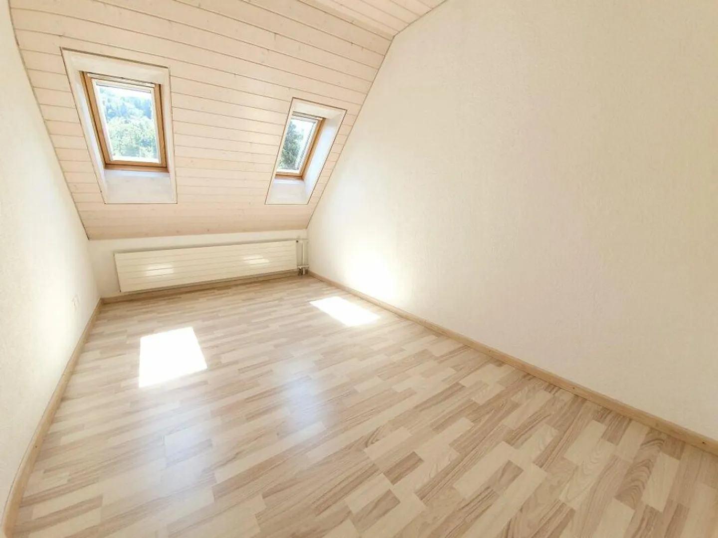 Charmante Dachwohnung in ruhiger Lage - Foto 6 von 11