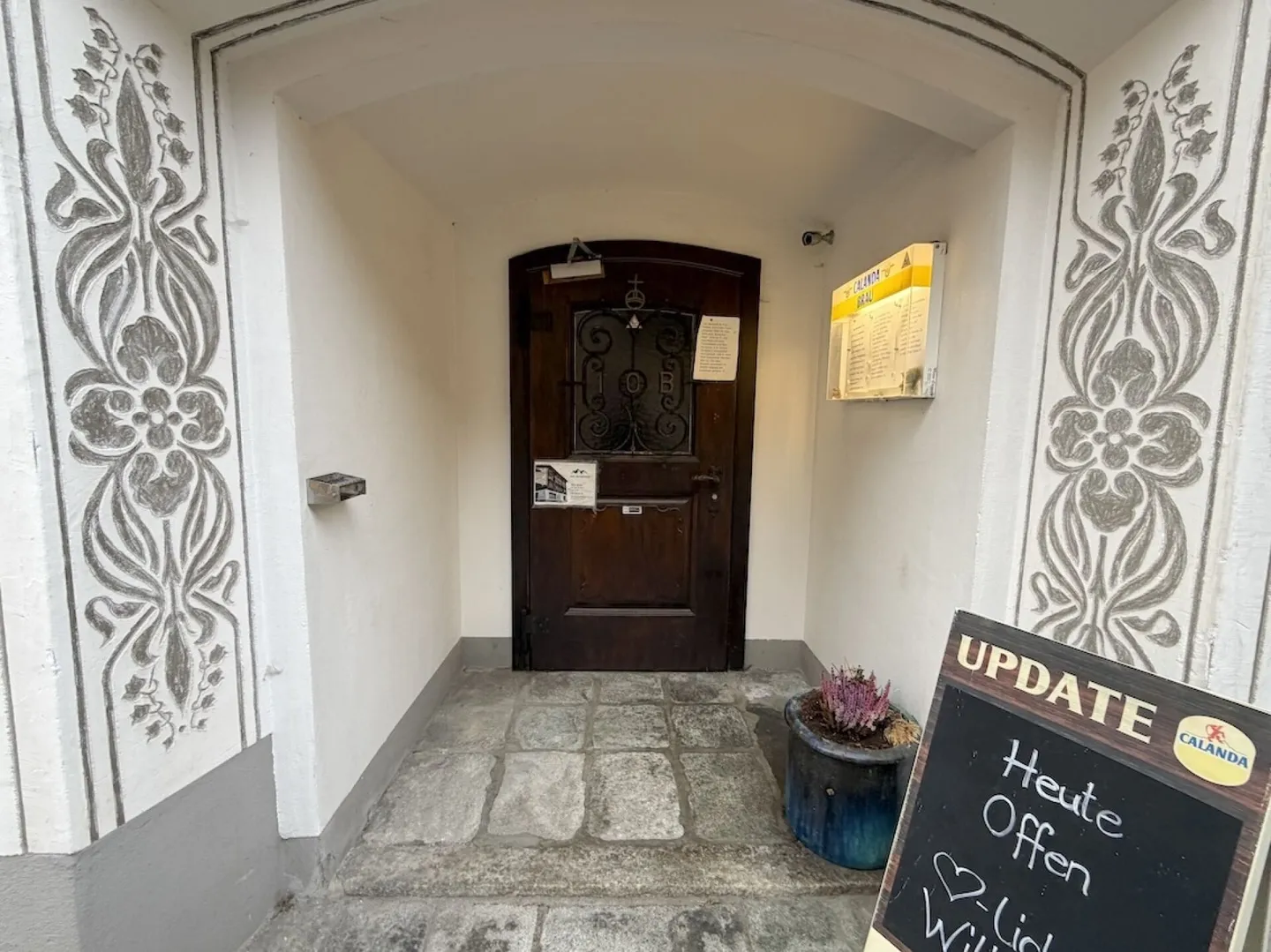 Beautiful guesthouse with apartment and guest wellness rooms for sale - Photo 2 of 12