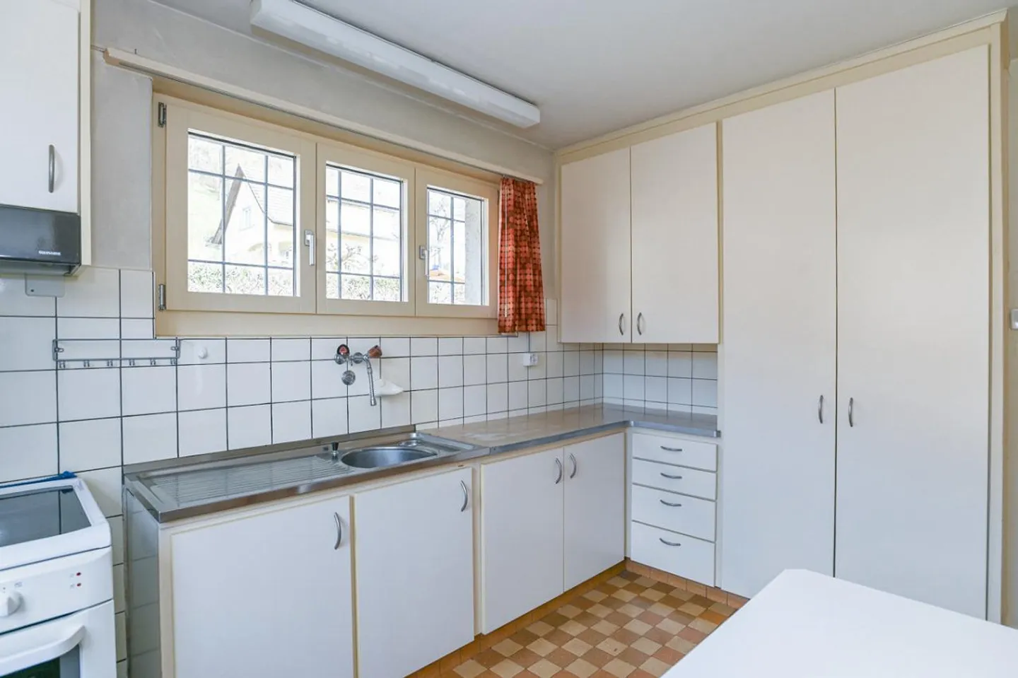 Freistehendes Haus mit grossem Garten - Foto 6 von 17