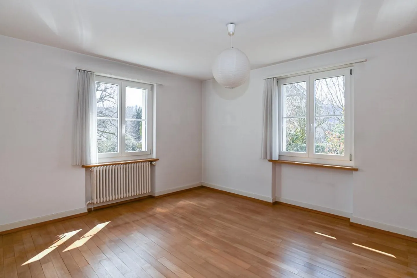 Freistehendes Haus mit grossem Garten - Foto 7 von 17