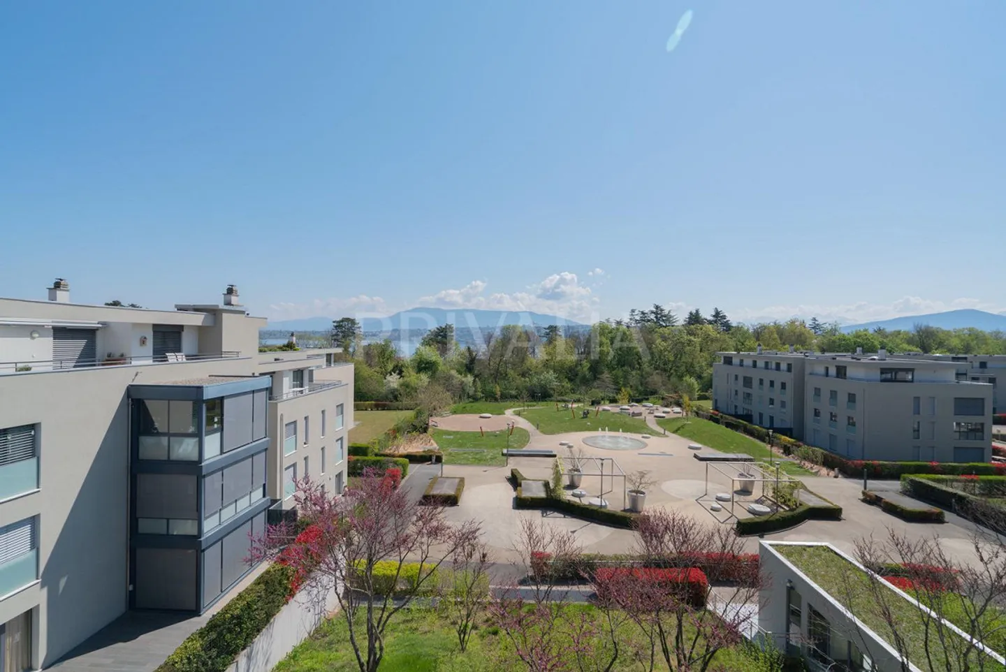 Bel attique de 121 m2 avec terrasse - Foto 1 di 6