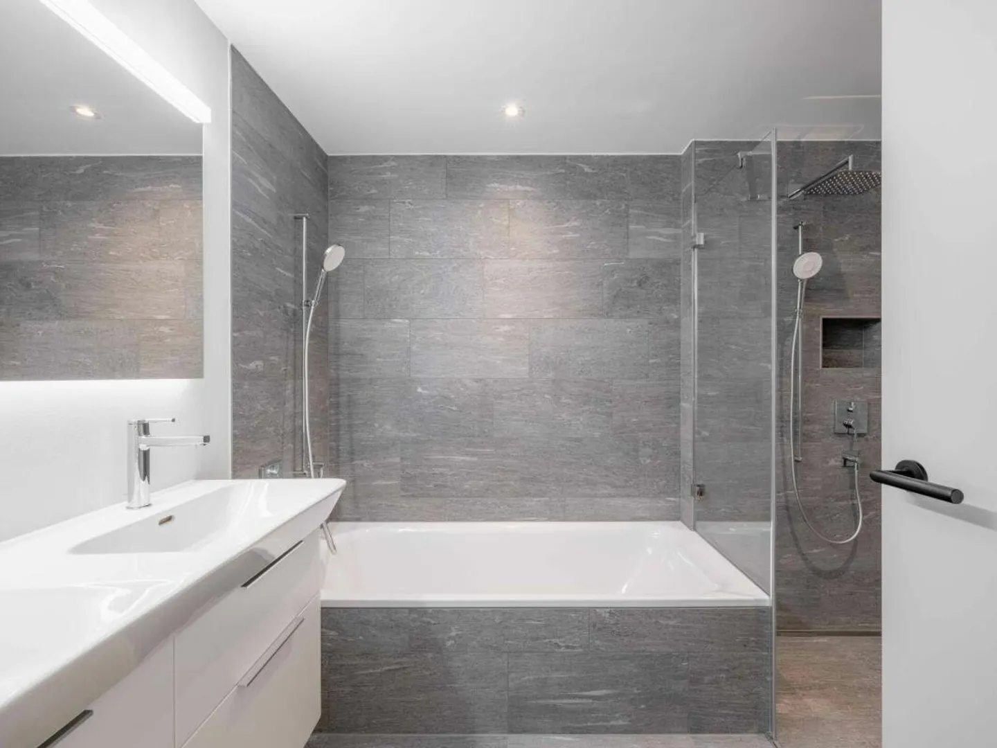 Scarletta - Exclusive 4.5 Room Terrace Apartment with View over the Sarganserland - Photo 12 of 12