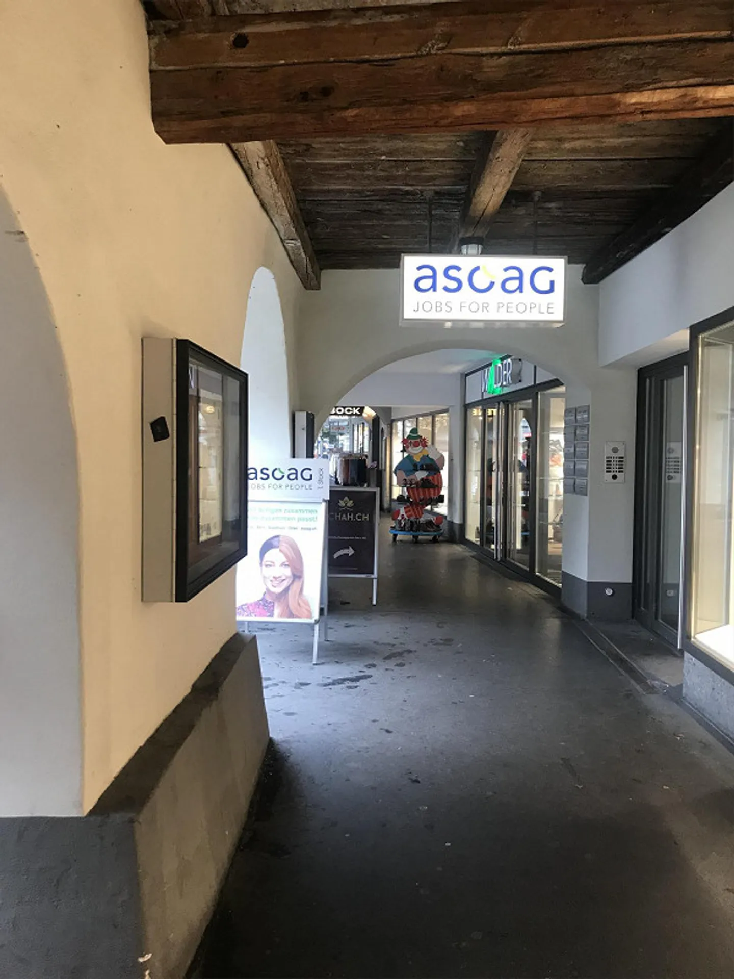 Vetrina a Bälliz - la tua pubblicità sarà ben accolta qui! - Foto 1 di 2