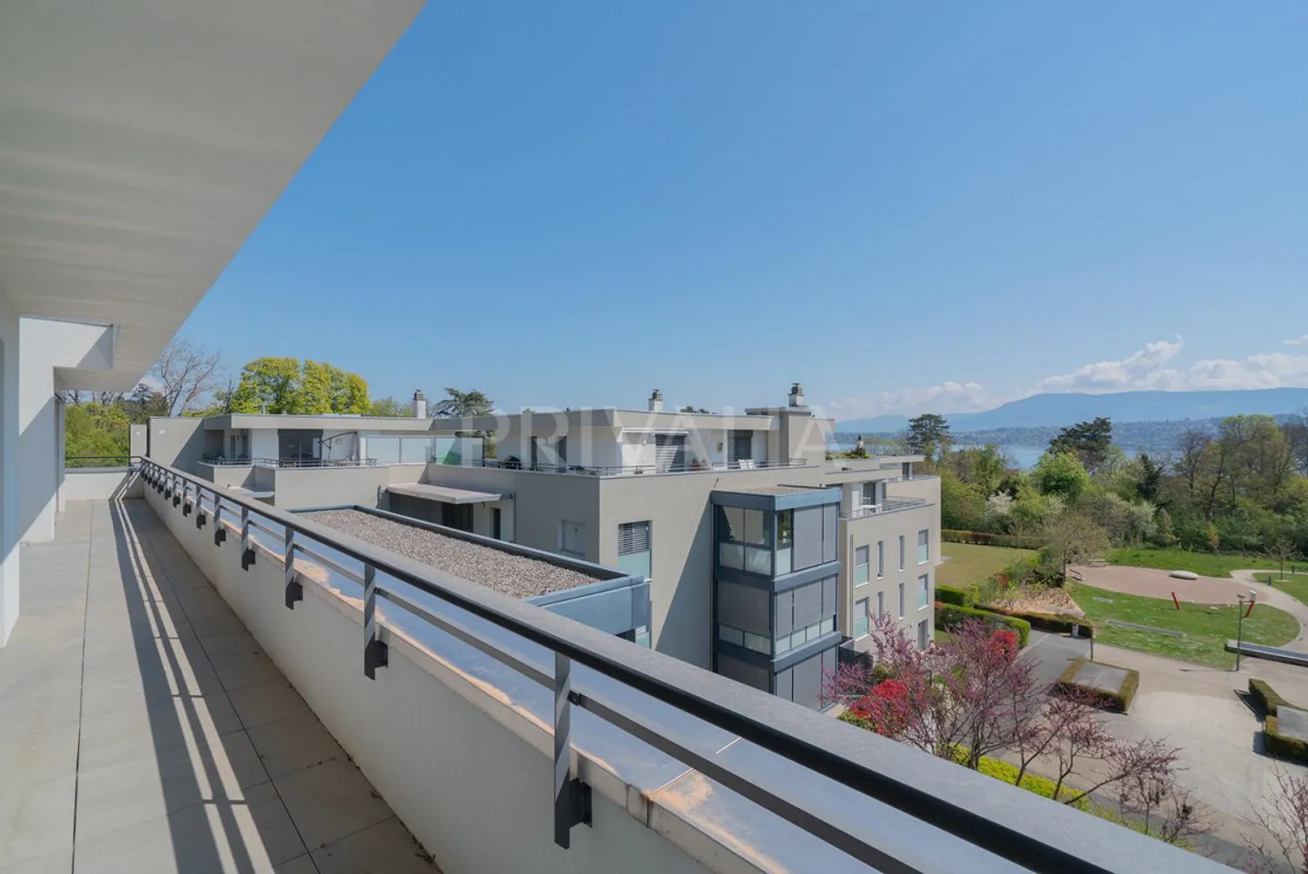 Bel attique de 121 m2 avec terrasse - Foto 5 di 6