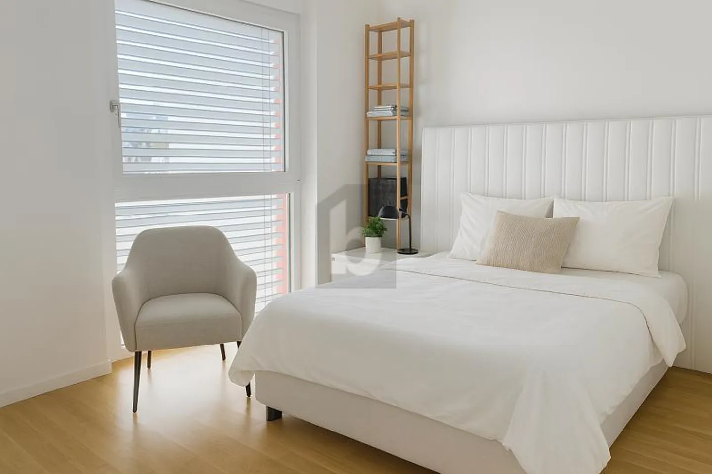 Appartement Moderne Ensoleillé - Photo 3 sur 6