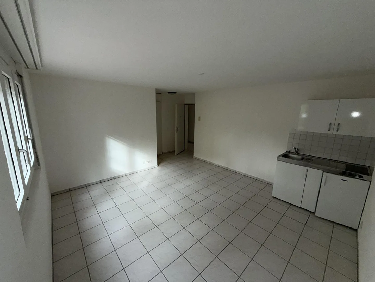 Studio 1 pièce à Wollerau avec place de parking - Photo 2 sur 4