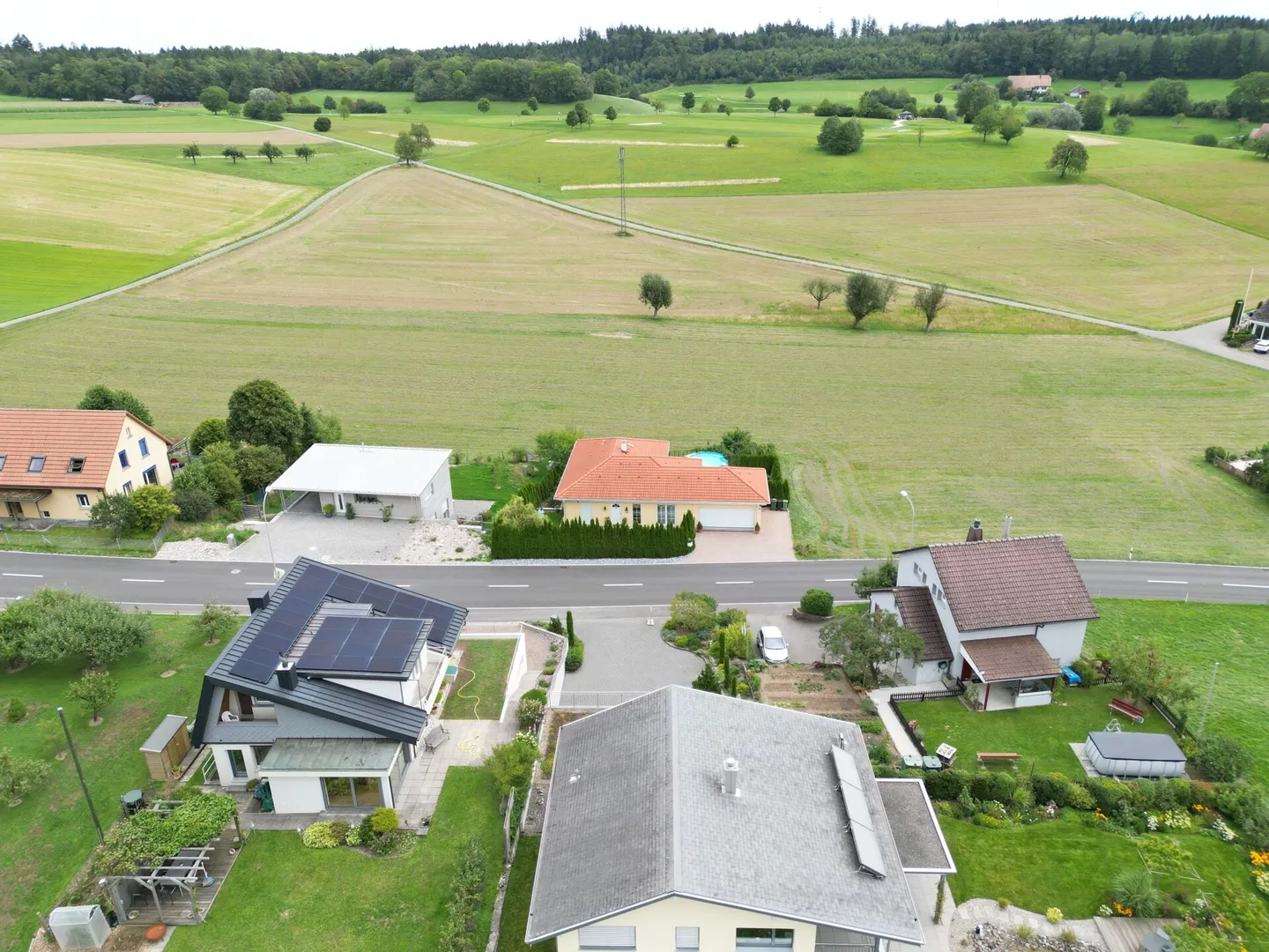 Maison familiale moderne avec piscine - Photo 16 sur 16