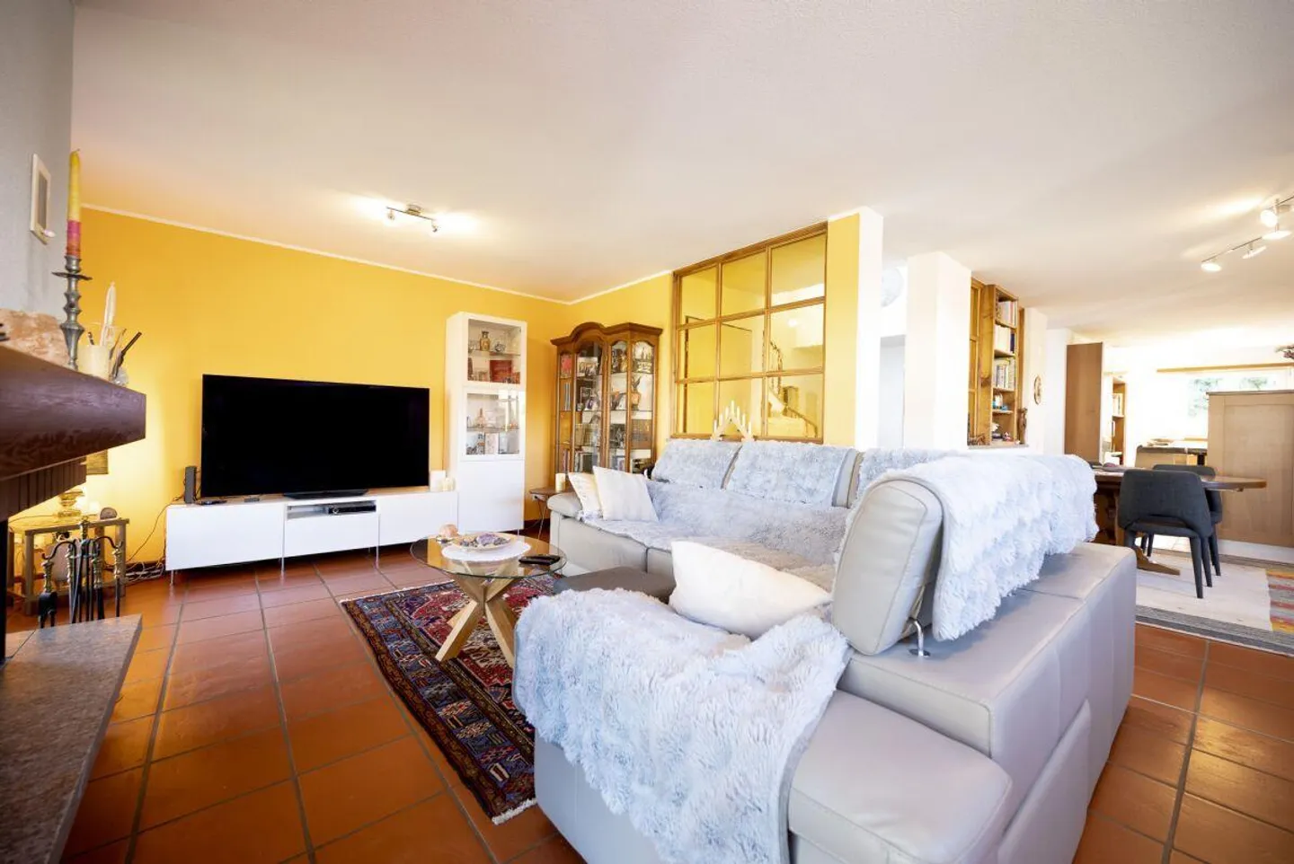 Exclusive villa with large garden - Photo 8 of 15
