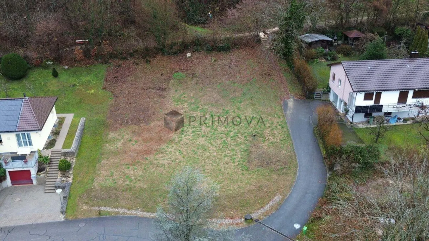 Interessantes Bauland für die Verwirklichung eines EFH oder DEFH an... - Foto 1 von 3