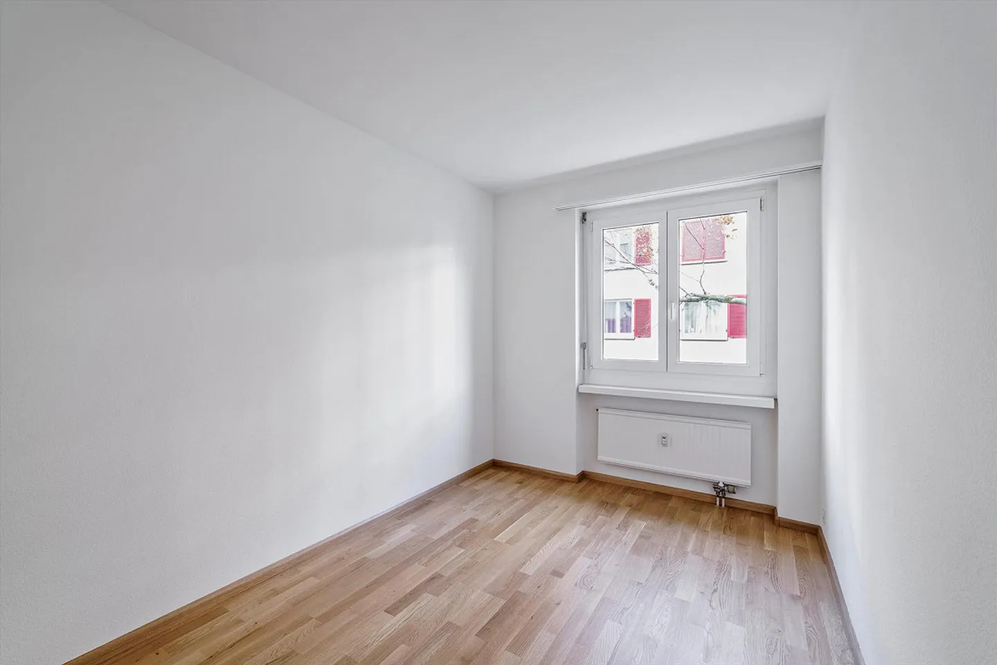 Charming Single Apartment - Photo 4 of 4