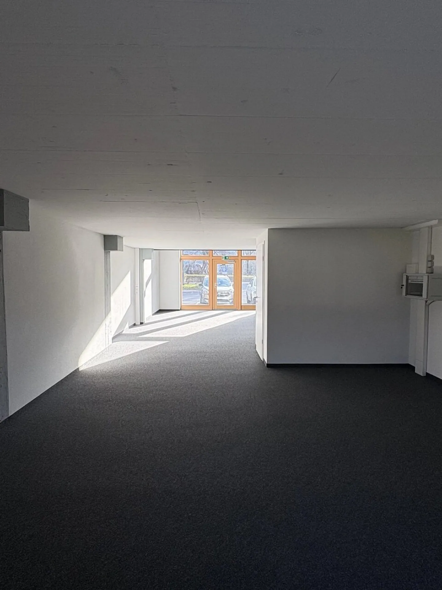 Große Verkaufsfläche von 140 m2 im alten Arsenal in Bex - Foto 3 von 6