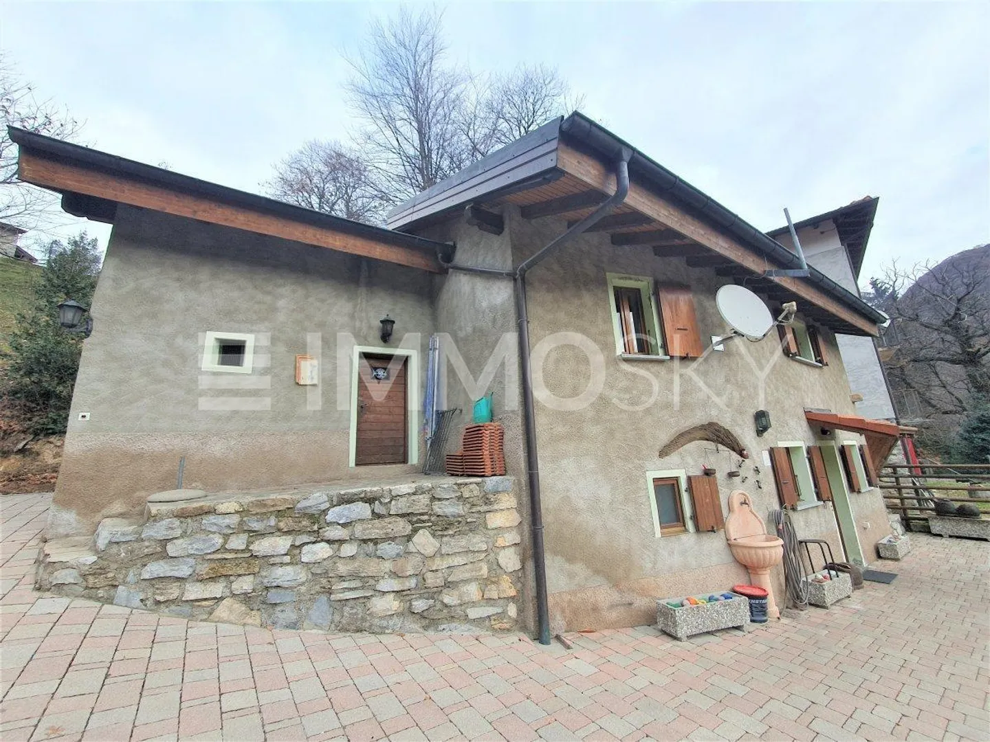 Living immersed in nature with unparalleled views - Photo 4 of 5