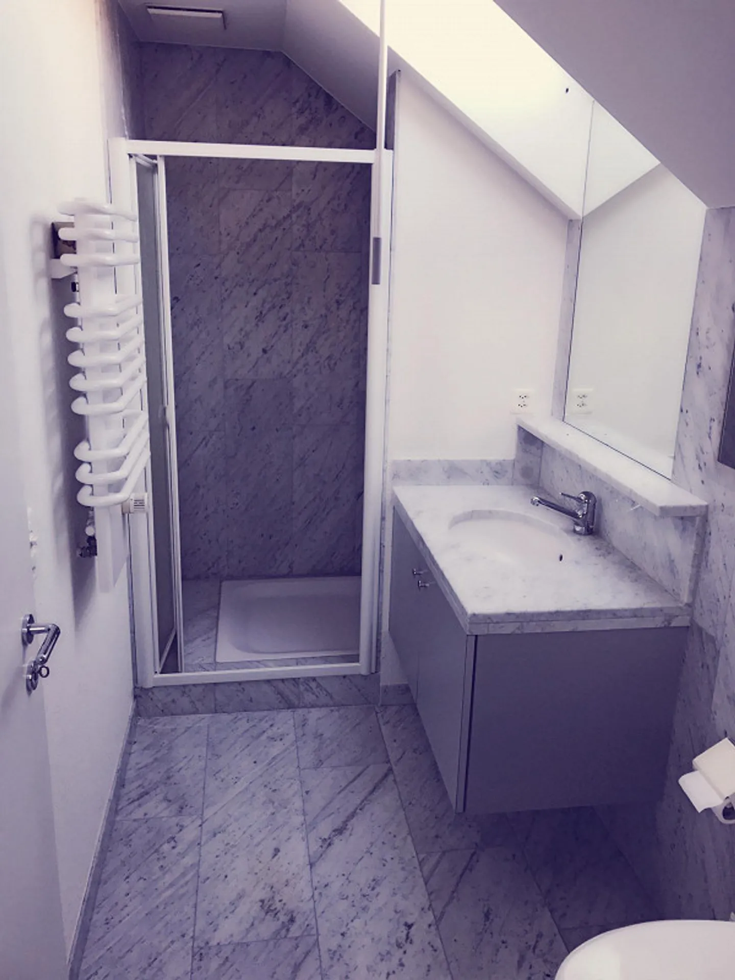 Appartement sous les combles de 2 pièces à Arlesheim à louer - Photo 4 sur 8