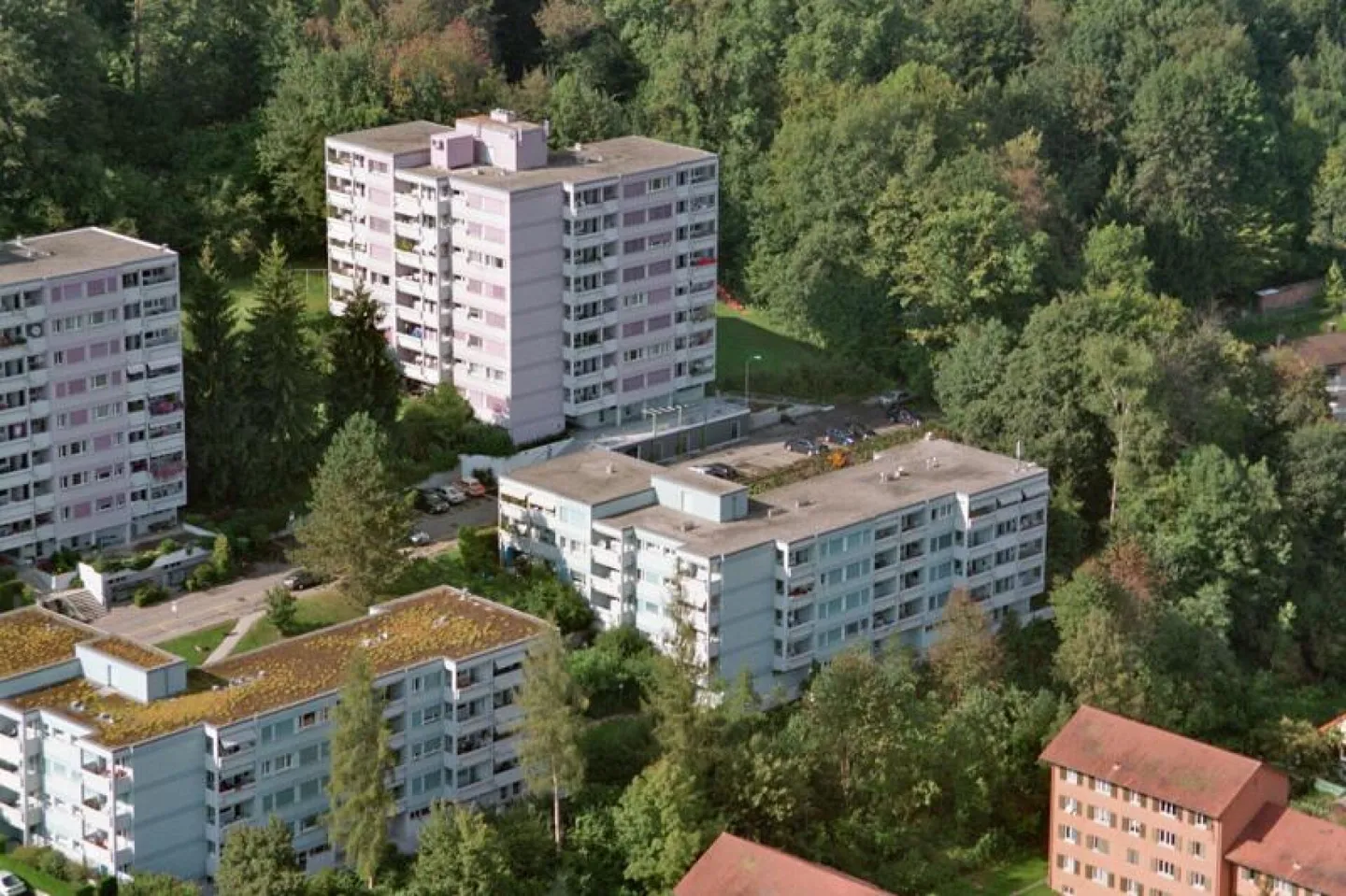 Moderne 3,5-Zimmerwohnung mit Balkon - Foto 3 von 7