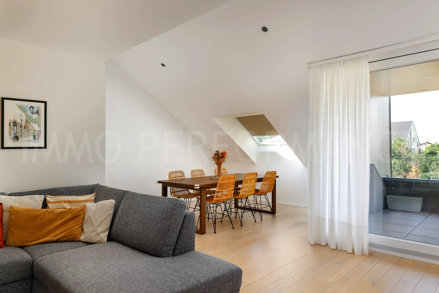 EXKLUSIVITÄT: Superbes Dachgeschoss im contemporary-Stil in ruhiger Lage - Foto 3 von 14